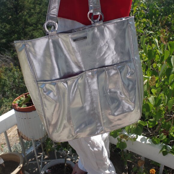 Clinique Silver Metallic Tote Bag Patent Leather Ladies - Picture 2 of 6